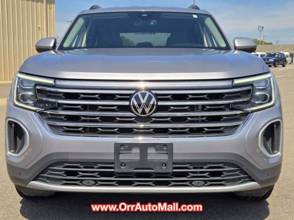 Used 2025 Volkswagen Atlas 2.0T SE w/Technology SUV