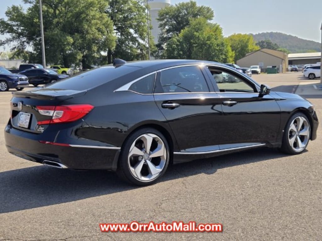 Used 2019 Honda Accord Touring 2.0T Sedan