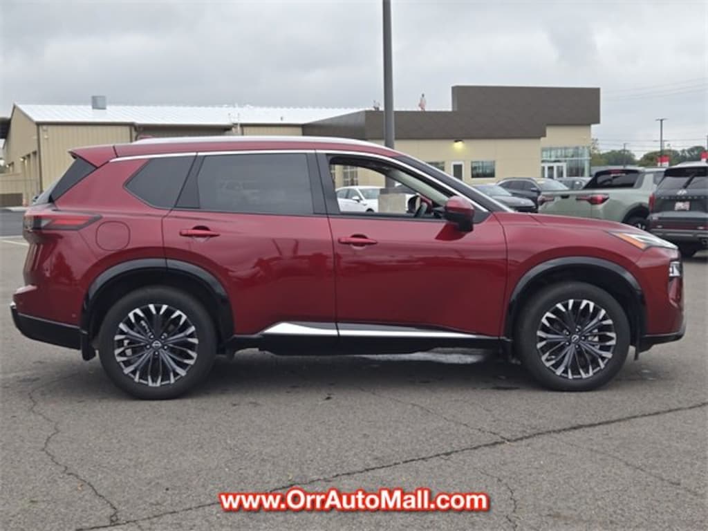 Used 2024 Nissan Rogue Platinum SUV