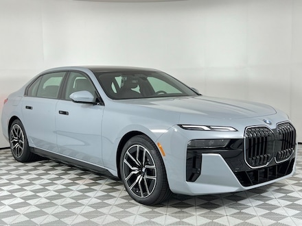 2025 BMW 740i Sedan