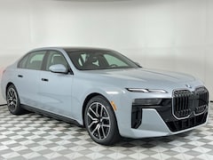 2025 BMW 740i Sedan