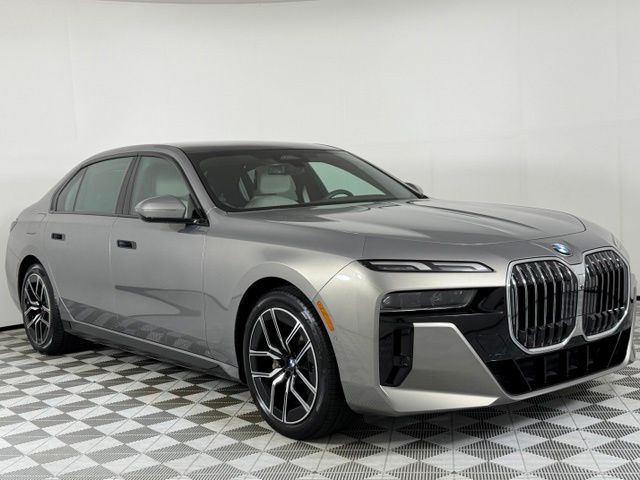 2023 BMW 7 Series 740i's photo