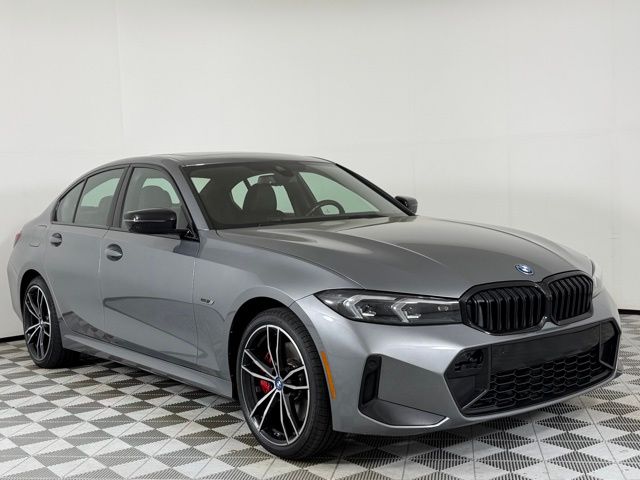 2026 BMW 3 Series 330i xDrive Sedan's photo