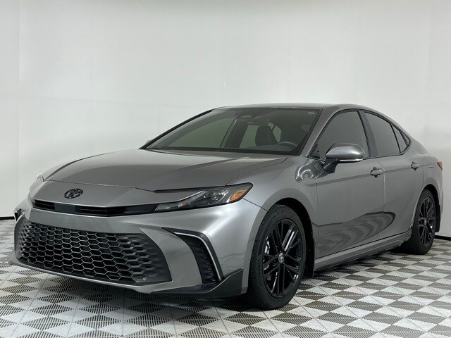 2025 Toyota Camry SE photo 2