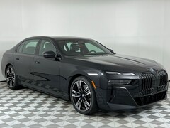 2025 BMW 740i Sedan
