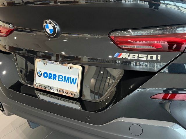 2026 BMW 8 Series M850i - Photo 9