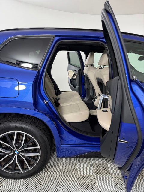 2025 BMW X1 28i - Photo 15