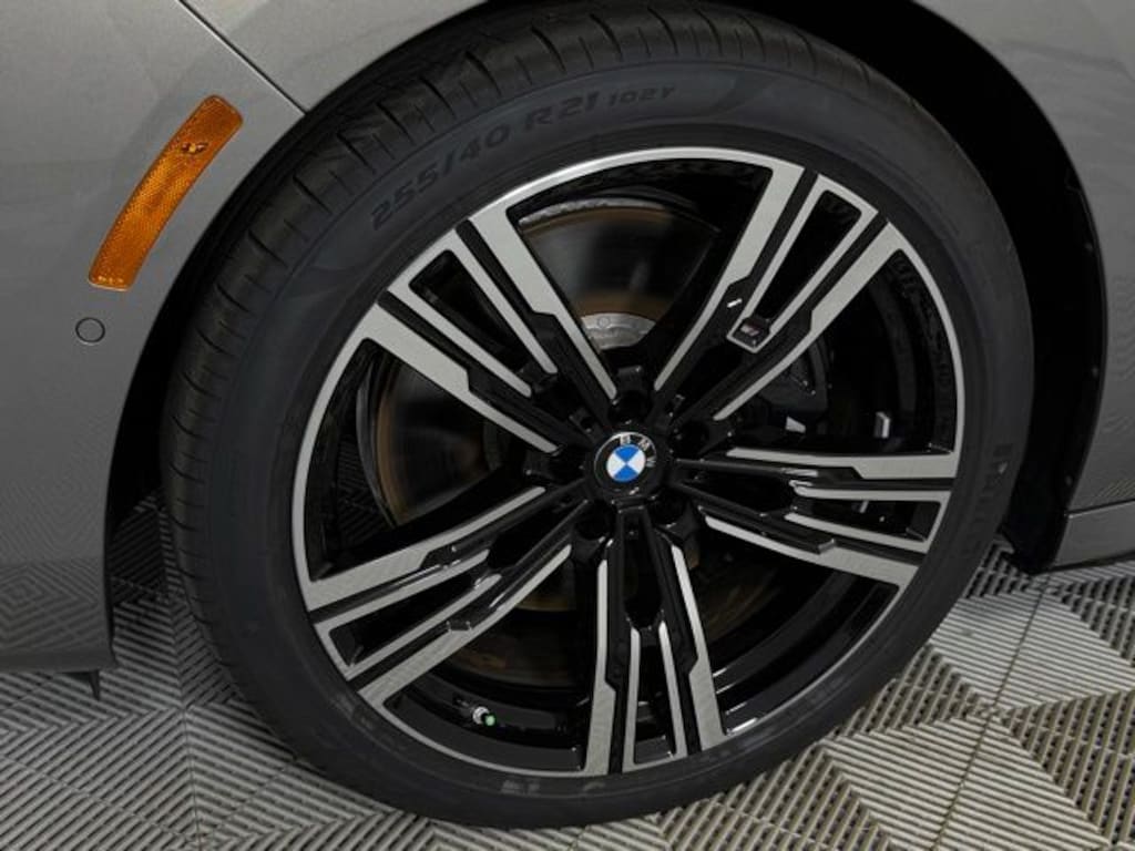 New 2026 BMW 760i xDrive Sedan
