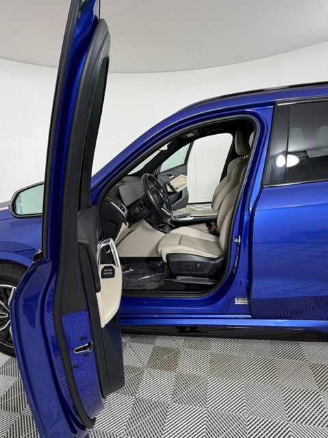 2025 BMW X1 28i - Photo 11