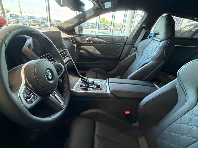 2026 BMW 8 Series M850i - Photo 17