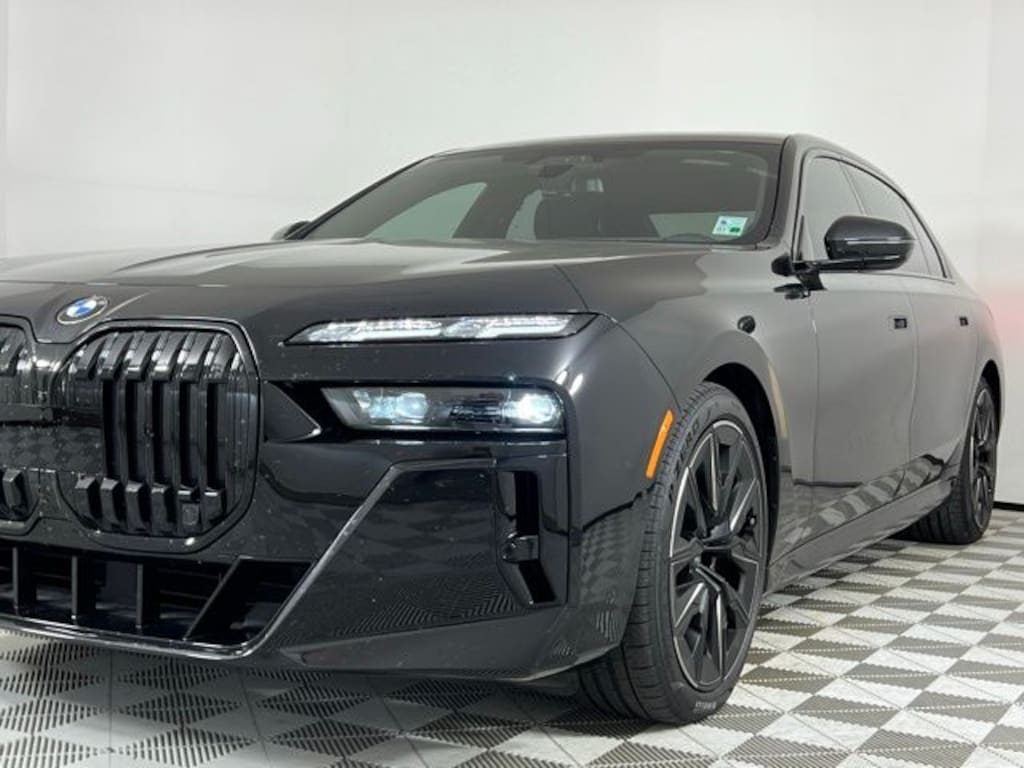 Certified 2023 BMW 760i xDrive Sedan