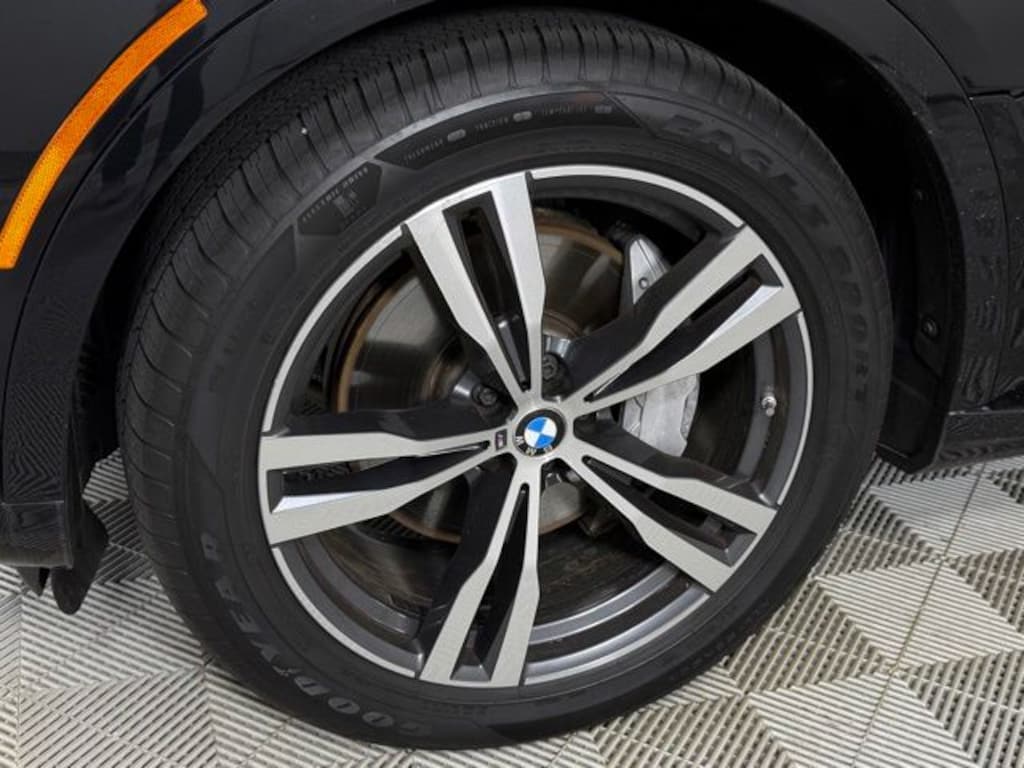Certified 2025 BMW X7 xDrive40i SUV
