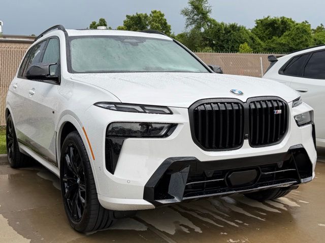 2027 BMW X7 M60i's photo