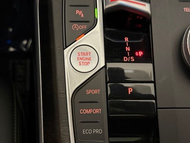 2024 BMW 3 Series 330i - Photo 34