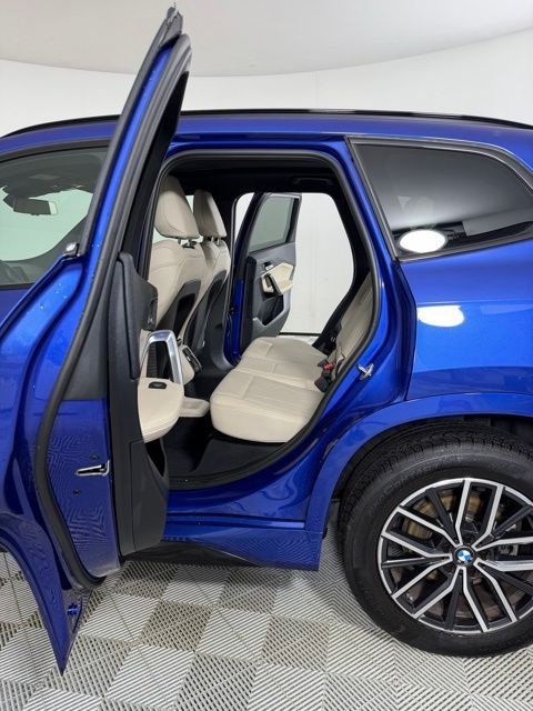 2025 BMW X1 28i - Photo 13