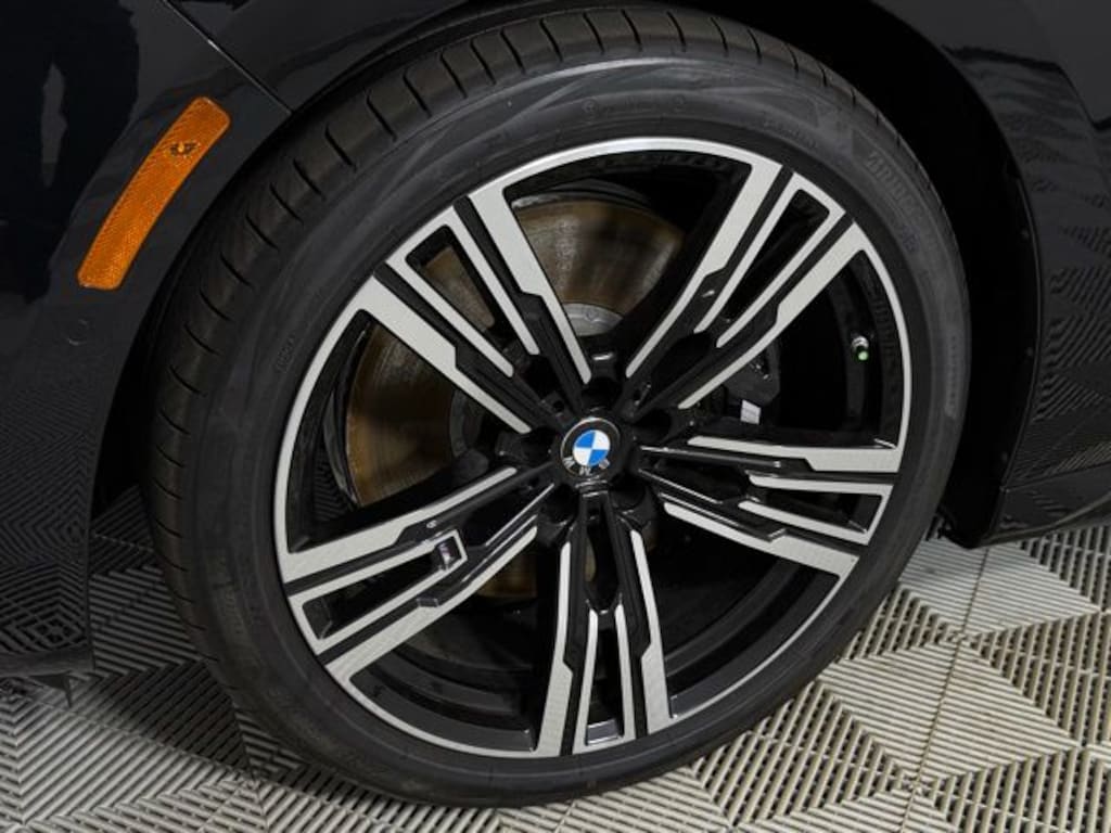 New 2026 BMW 760i xDrive Sedan
