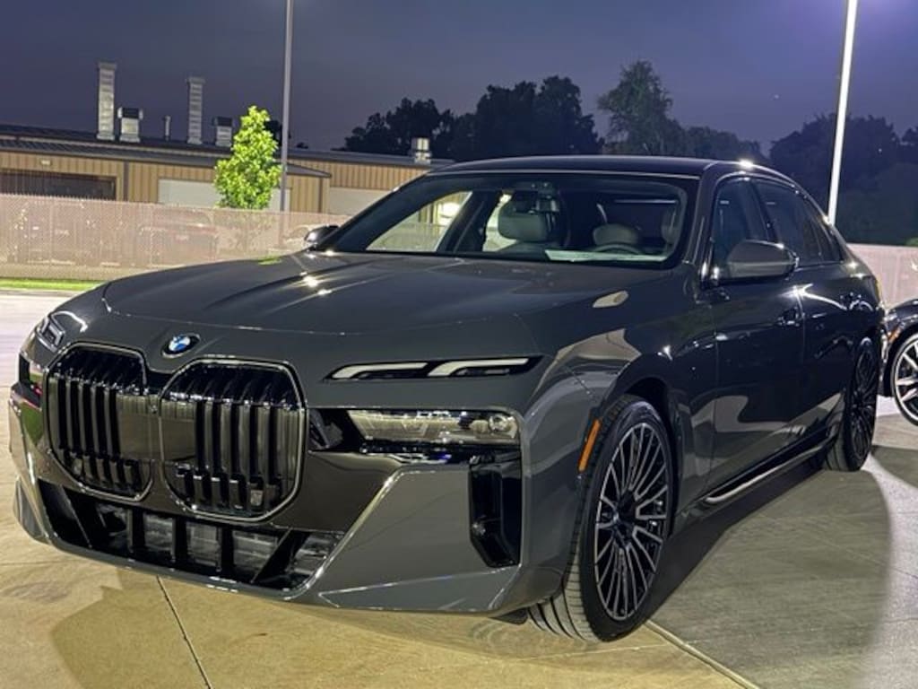 New 2026 BMW 740i Sedan