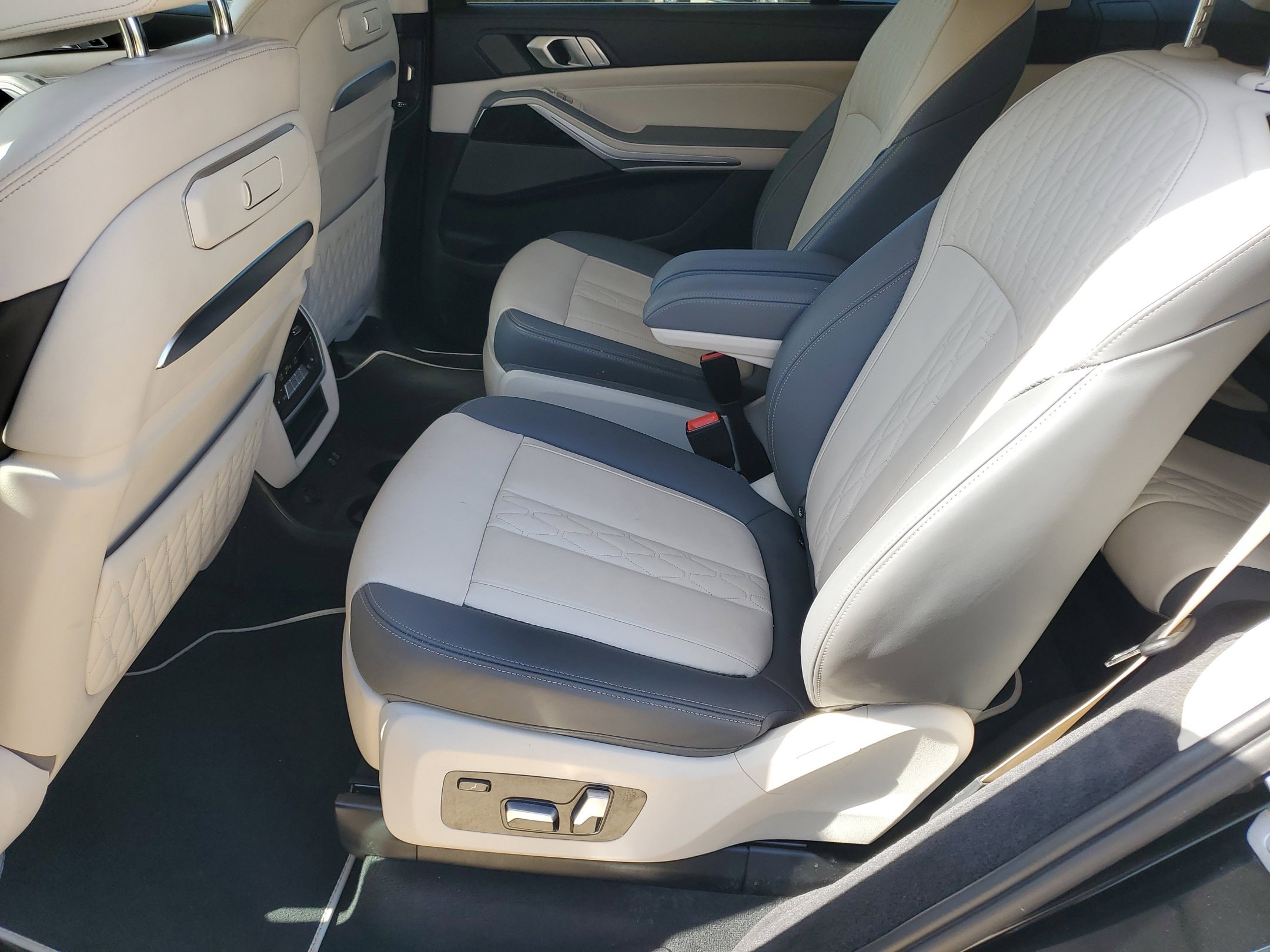 2024 BMW X7 M60i - Photo 28