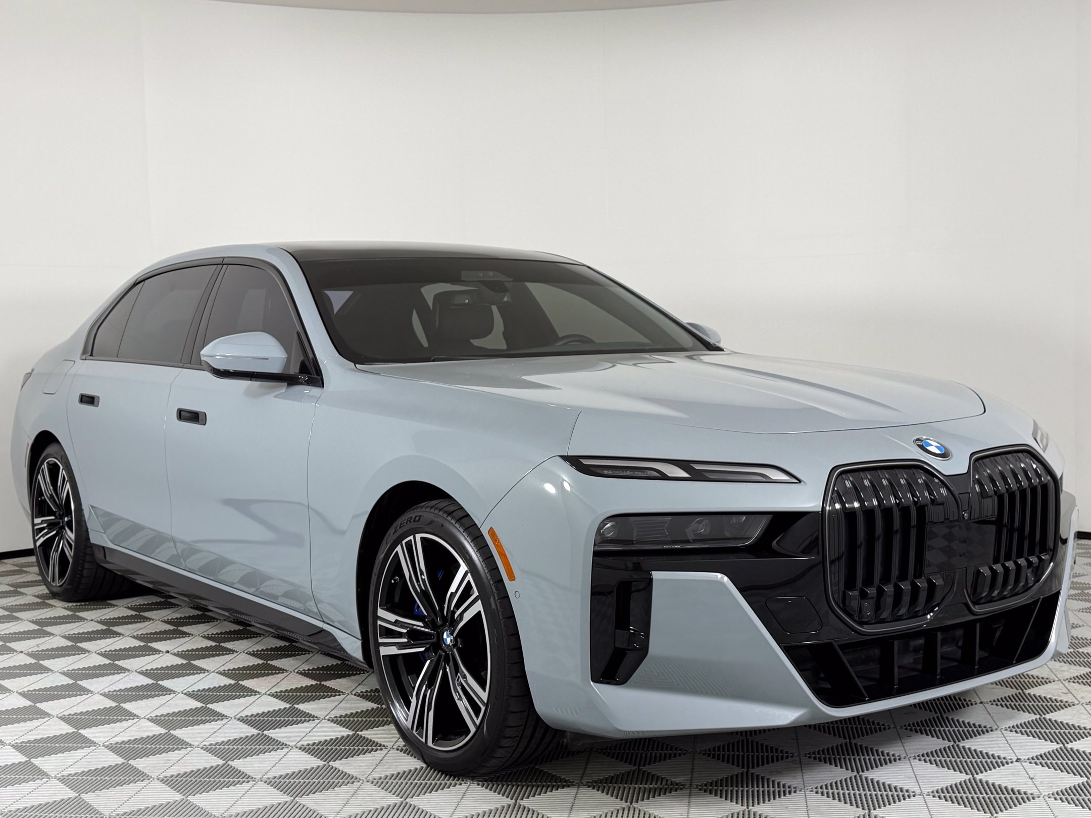 2024 BMW 760i Sedan 