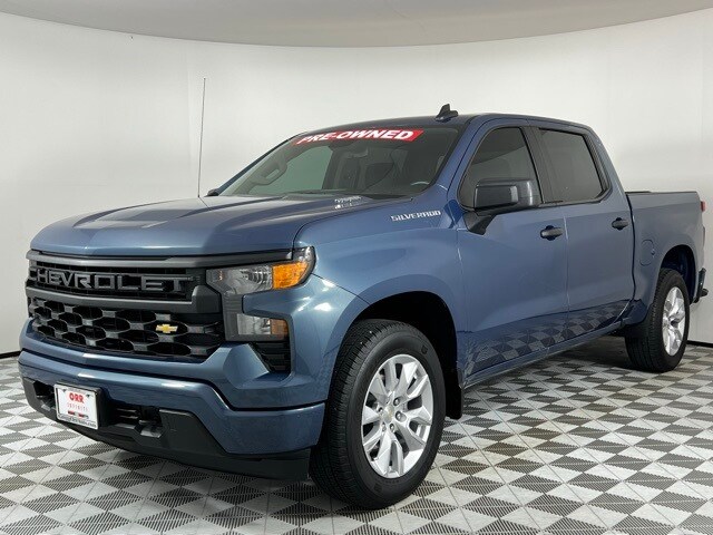 2024 Chevrolet Silverado 1500 Custom photo 2