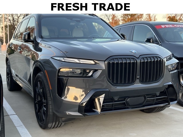 2023 BMW X7 40i's photo