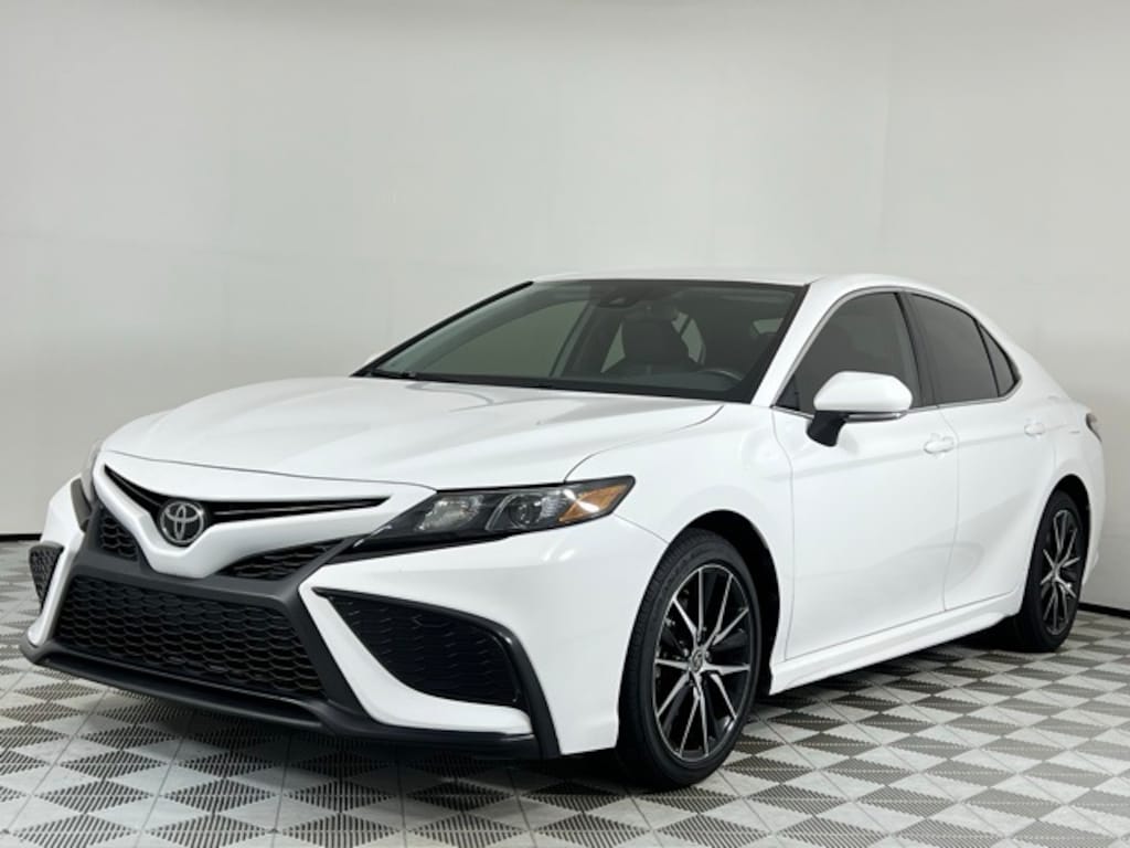 Used 2024 Toyota Camry SE Sedan