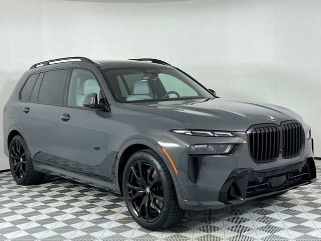 2023 BMW X7 40i's photo