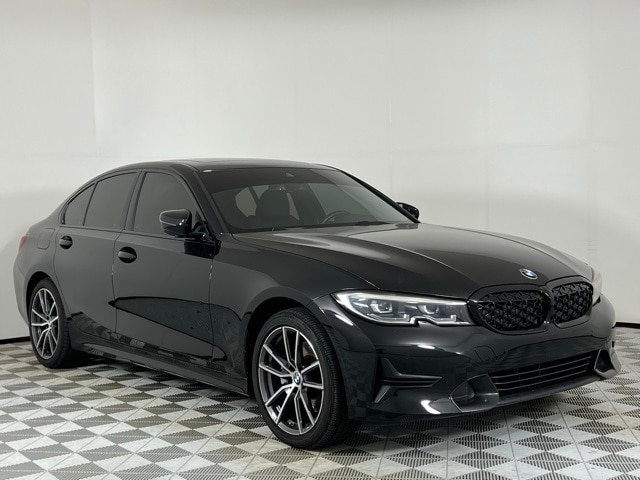 2021 BMW 3 Series 330i's photo