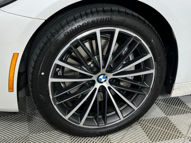 2023 BMW 5 Series 540i - Photo 4