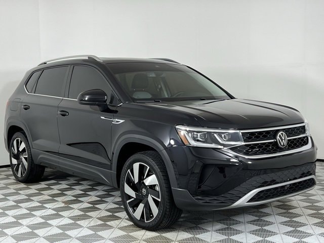 2024 Volkswagen Taos SEL's photo