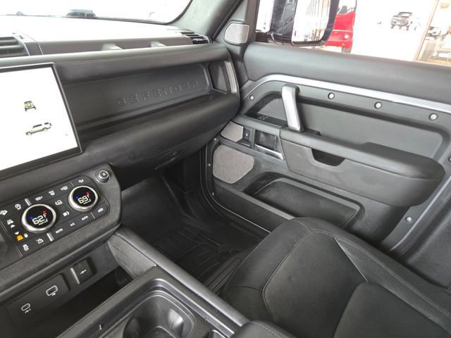 2024 Land Rover Defender X-Dynamic SE - Photo 33