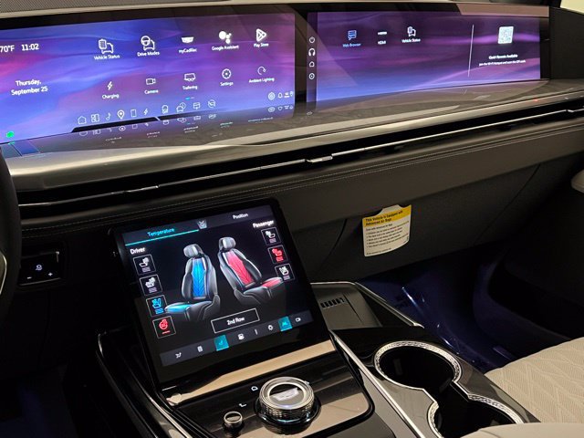 2026 Cadillac Escalade IQ Sport - Photo 37