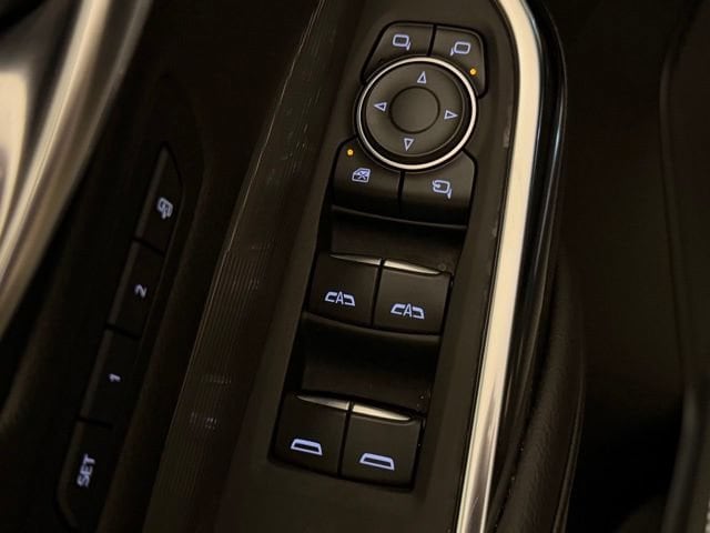 2025 Cadillac XT4 Premium Luxury - Photo 18