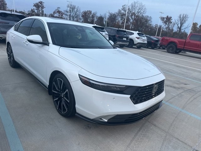 2023 Honda Accord Hybrid Touring's photo
