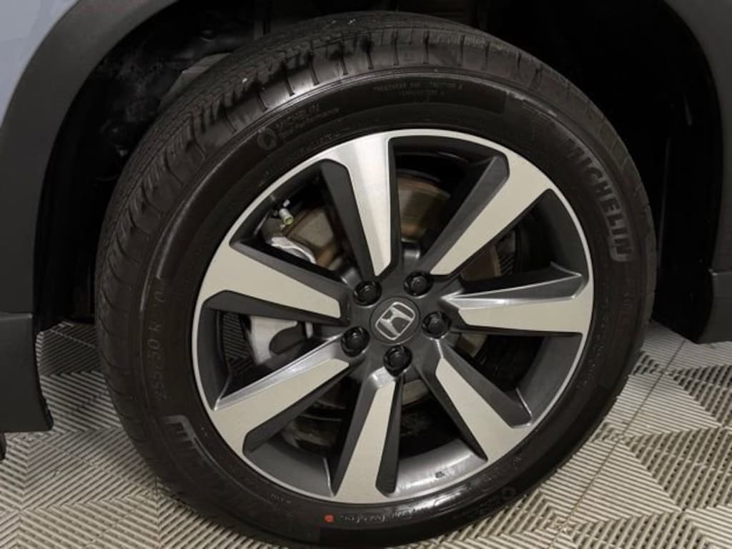 Used 2025 Honda Pilot Touring