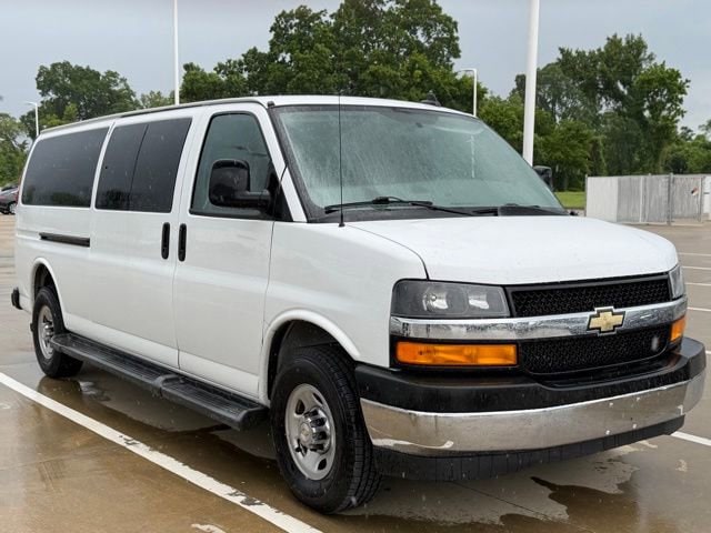 2022 Chevrolet Express 3500 LT Extended's photo
