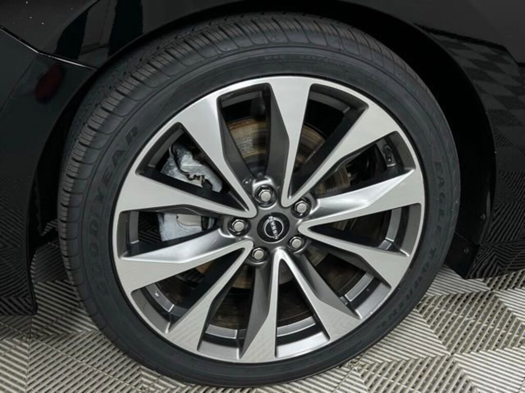 Used 2023 Nissan Maxima Platinum