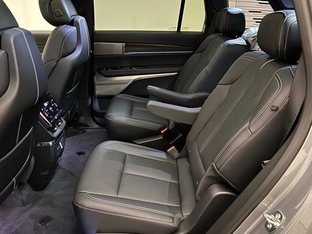 2026 Cadillac VISTIQ Luxury - Photo 16