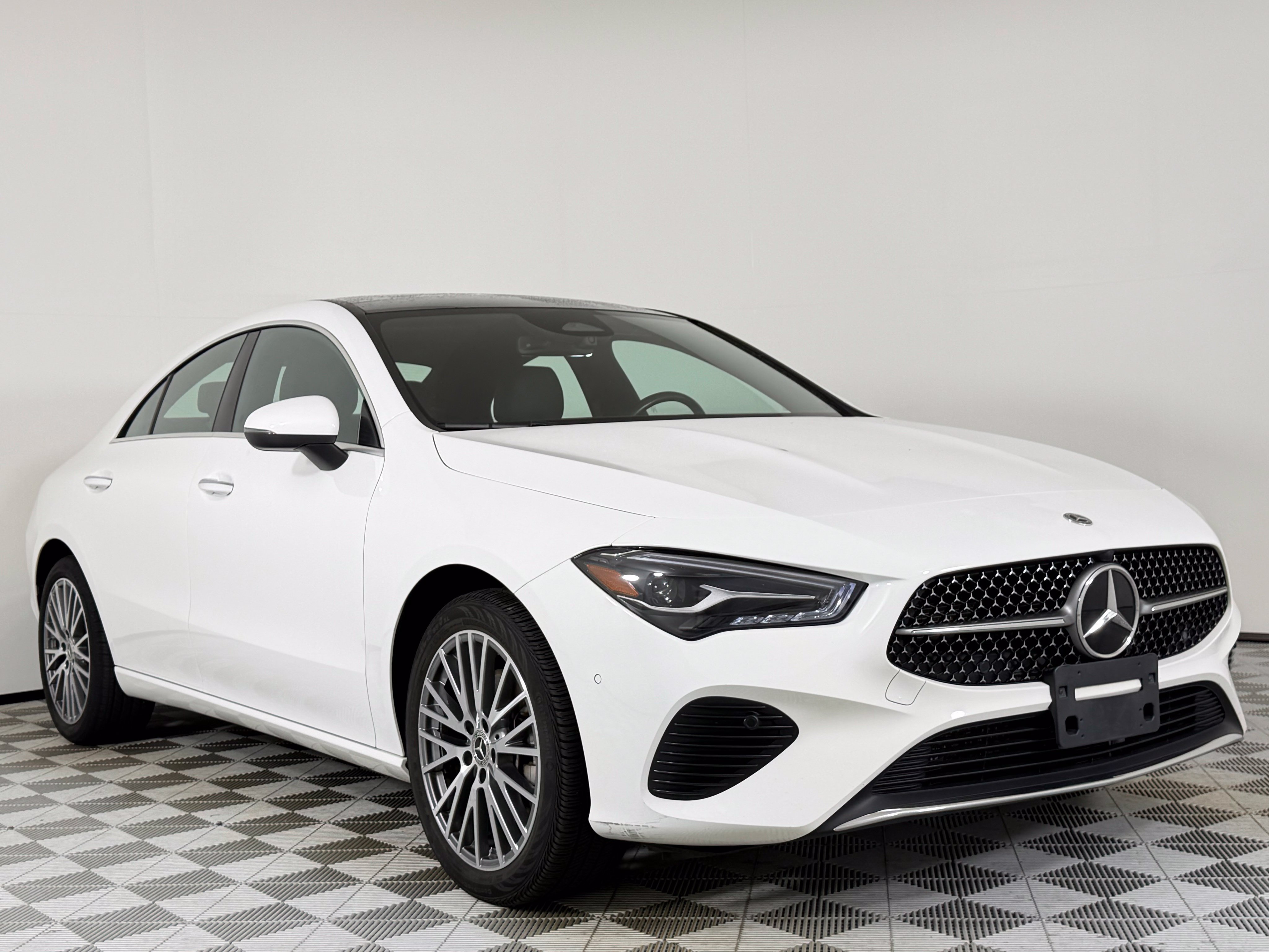  Mercedes-Benz CLA