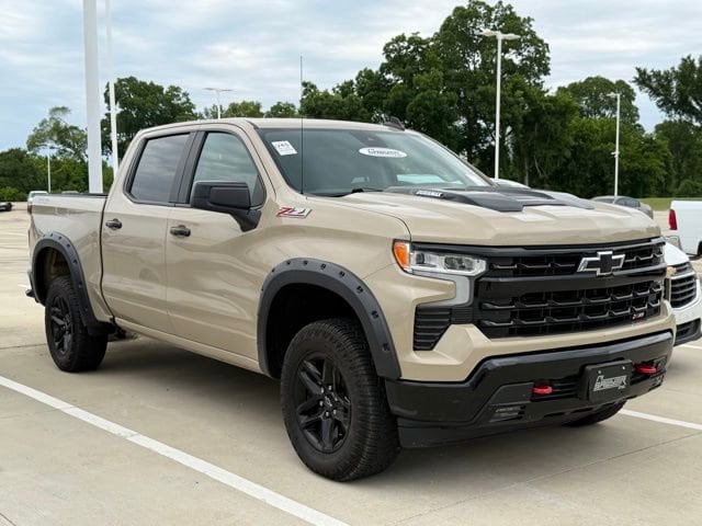 2023 Chevrolet Silverado 1500 LT Trail Boss 4X4 Crew Cab Short Box's photo
