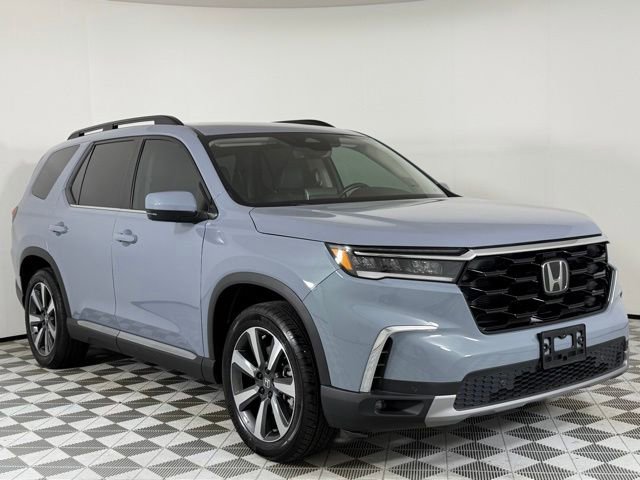 2025 Honda Pilot Touring 2WD's photo