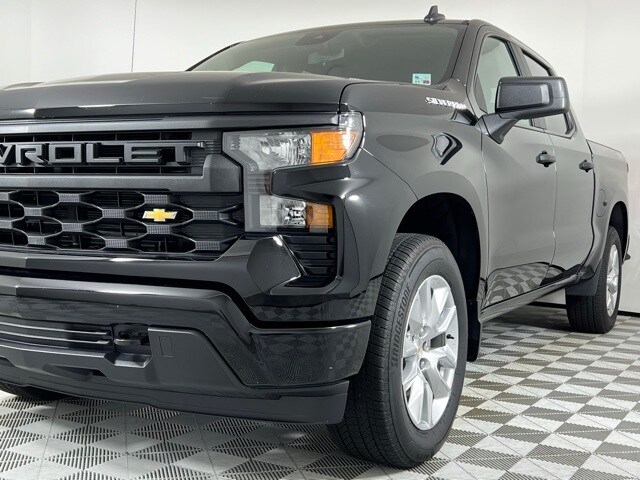 2025 Chevrolet Silverado 1500 Custom photo 4