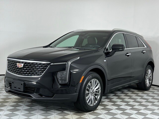 2025 Cadillac XT4 Premium Luxury photo 2