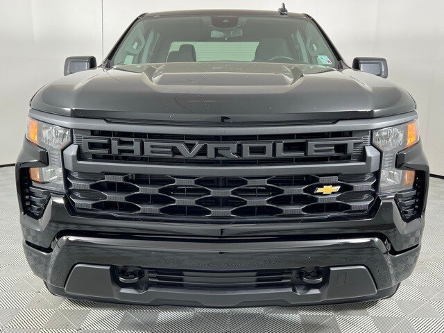 2025 Chevrolet Silverado 1500 Custom photo 2