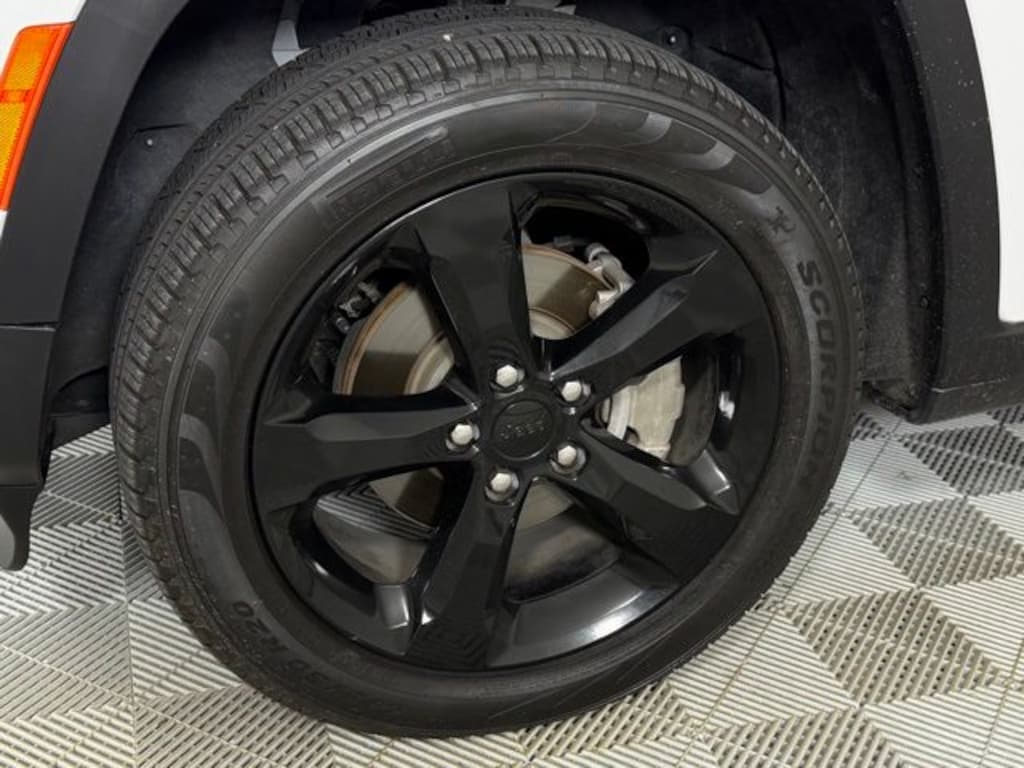 Used 2024 Jeep Grand Cherokee Limited SUV