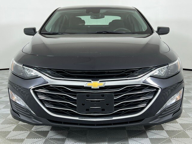 2023 Chevrolet Malibu 1LT photo 2