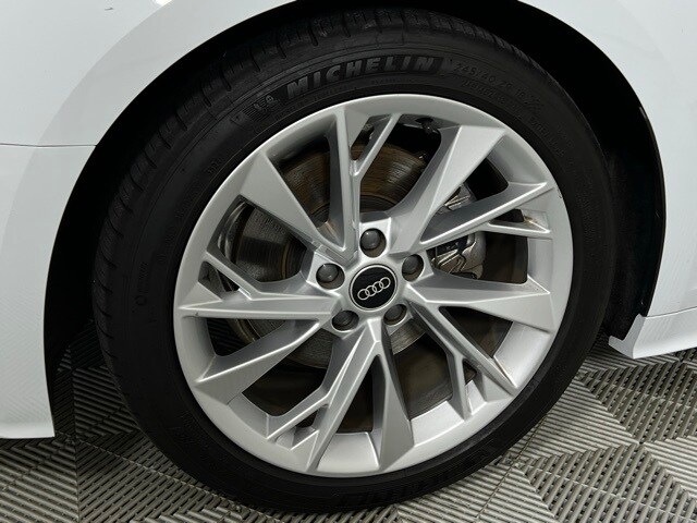 2022 Audi A5 40 Premium Quattro photo 2