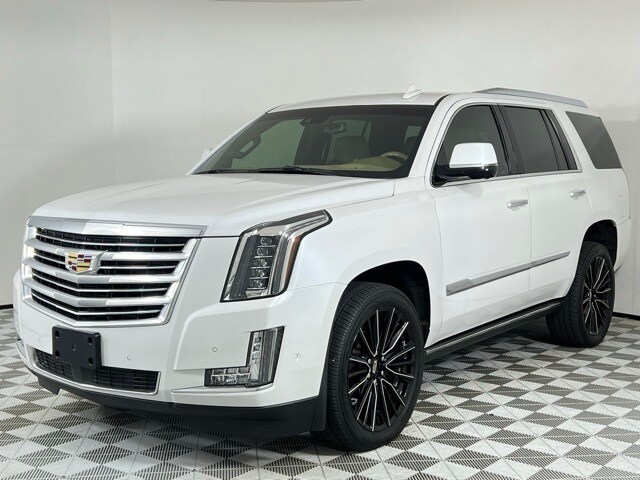 2020 Cadillac Escalade Platinum photo 2