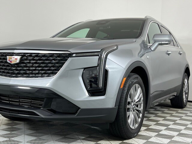 2025 Cadillac XT4 Premium Luxury photo 4