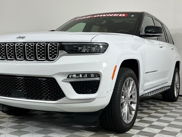 2023 Jeep Grand Cherokee Summit photo 4